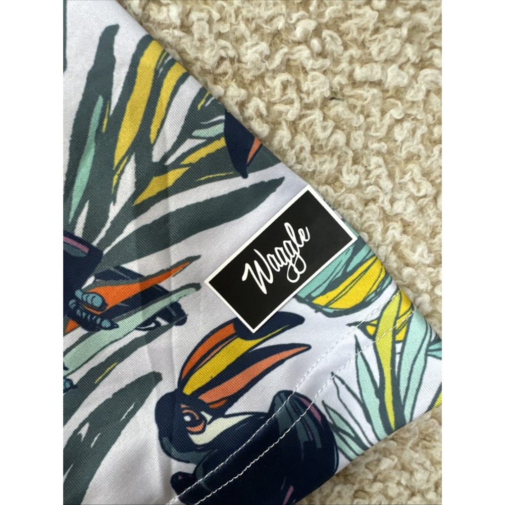 NWT Waggle Golf Polo Shirt Men's M Toucan Tropical Performance AOP NEW - Picture 5 of 11